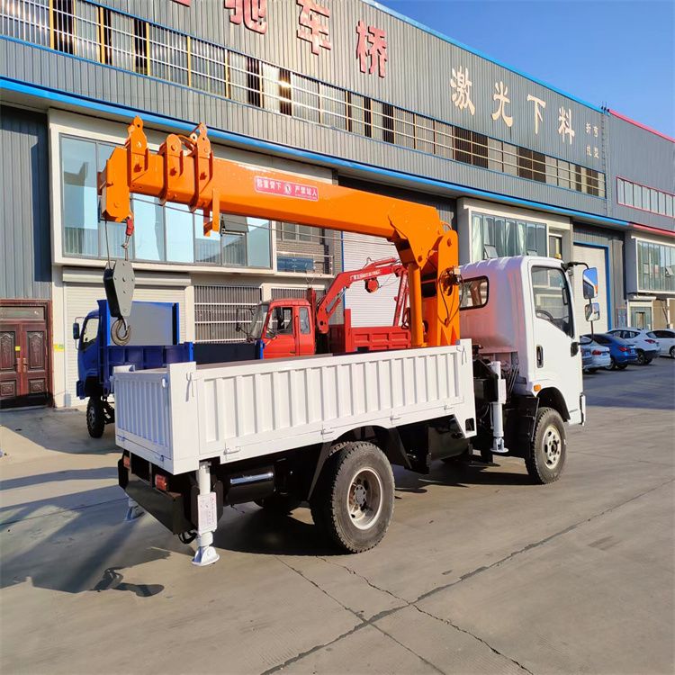 深泽县三轮随车吊定制 农用改装机自备吊中瑞长期出售